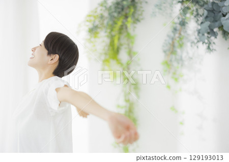 Refreshing women Refreshing women 129193013