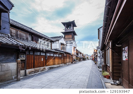 清晨的川越鐘街,報時鐘聲 清晨的川越鐘街,報時鐘聲 129193947