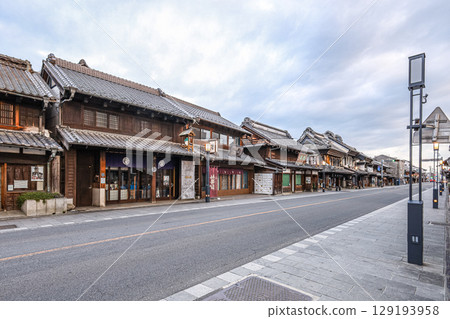 Early morning view of Kawagoe Ichibangai 129193958