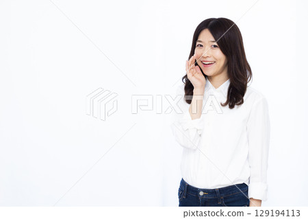 woman calling 129194113