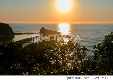 夕飛台展望台的夕陽（北海道斜裡町） 129194172