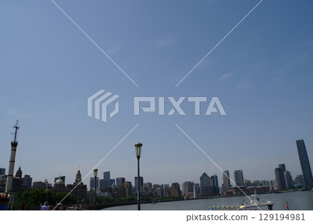 Shanghai cityscape from the Bund 129194981
