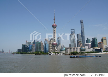 Shanghai cityscape from the Bund 129194986