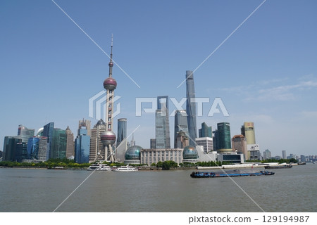 Shanghai cityscape from the Bund 129194987