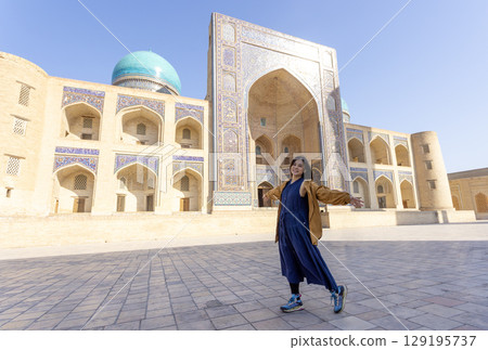 mosque, woman, female 129195737