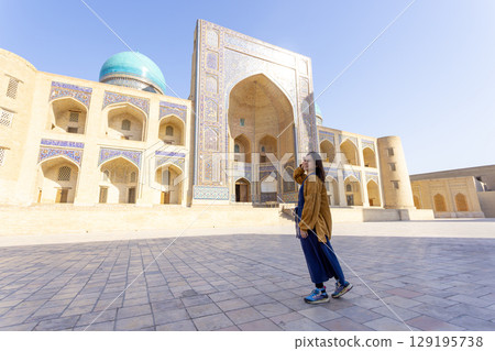 mosque, woman, female 129195738