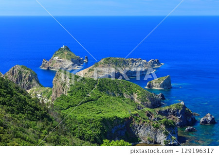 [Shimane Prefecture] Shirashima Coast on Oki Island on a clear day (Dōgo) 129196317