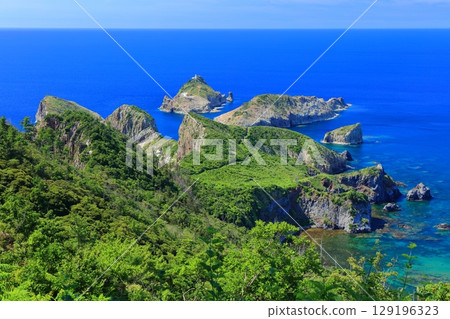 [島根縣] 晴朗的日子裡的隱岐島白島海岸（道後） 129196323