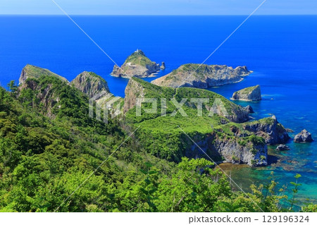 [島根縣] 晴朗的日子裡的隱岐島白島海岸（道後） 129196324