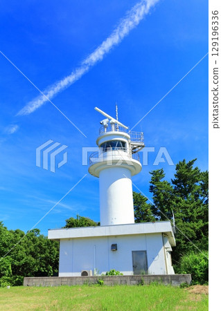 [Shimane Prefecture] Shirashimazaki Lighthouse on Oki Island (Dogo) on a clear day 129196336