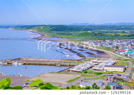 從三崎之森東山公園眺望白糠町的港口和大海 從三崎之森東山公園眺望白糠町的港口和大海 129199516