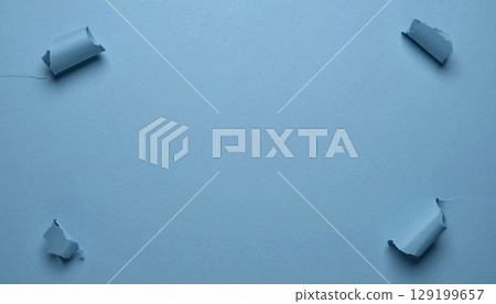 藍灰色背景上有四個角落的撕紙 129199657