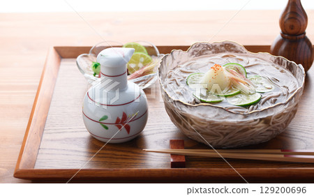 酸橘口味的冷蕎麥麵－清爽的日式午餐，非常適合夏天。圖片來自廣告。 129200696