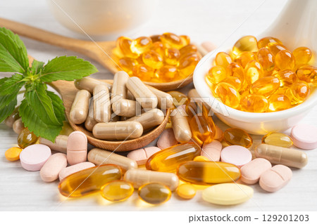 Fish oil vitamin with EPA and DHA,Alternative medicine herbal organic capsule with vitamin E omega 3. Fish oil vitamin with EPA and DHA,Alternative medicine herbal organic capsule with vitamin E omega 3. 129201203