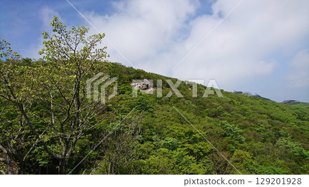 Mountains and clouds 129201928