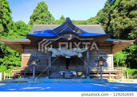 [Shimane Prefecture] The worship hall of Tamawakasu Shrine on Oki Island (Dogo) 129202695