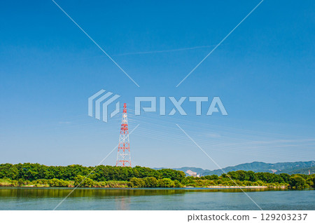 Summer scenery of the Yodo River, Takatsuki City, Osaka Prefecture Summer scenery of the Yodo River, Takatsuki City, Osaka Prefecture 129203237