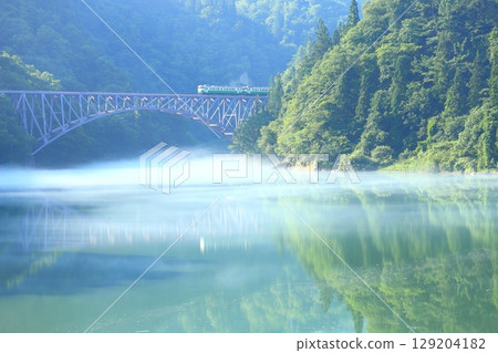 只見線第一隻見河大橋和一般列車 只見線第一隻見河大橋和一般列車 129204182