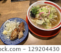 什錦麵和炸雞 129204430