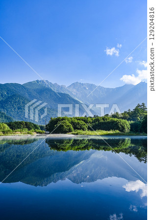 長野縣松本市上高地的戶外美景 長野縣松本市上高地的戶外美景 129204816