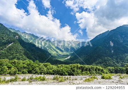 The great outdoors of Kamikochi, Nagano Prefecture The great outdoors of Kamikochi, Nagano Prefecture 129204955