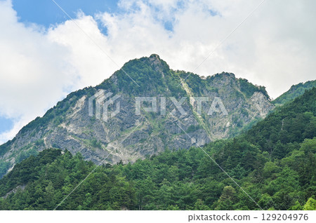The great outdoors of Kamikochi, Nagano Prefecture The great outdoors of Kamikochi, Nagano Prefecture 129204976