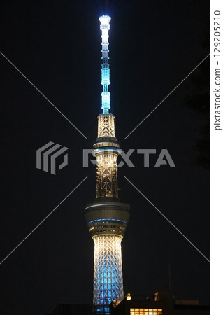 Sky Tree seen from Senso-ji Temple 129205210