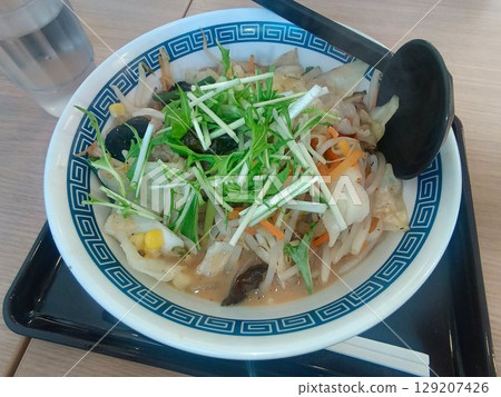 Eat "Miso Ramen" at an airport restaurant 129207426
