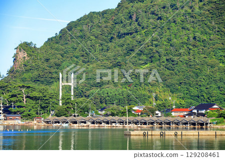 [島根縣]隱岐島（道後）的矢名松原船屋和矢名橋船屋 129208461
