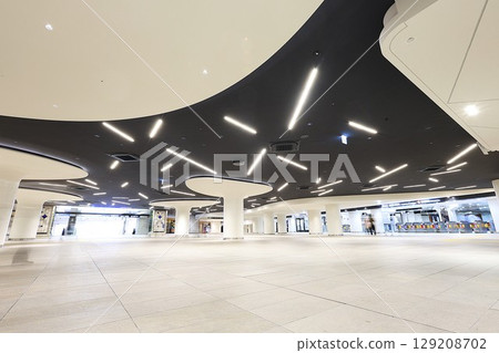 [Hanshin/Osaka Metro] Osaka-Umeda Station and Umeda Station (Hanshin Main Line/Midosuji Line) 129208702