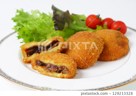Curry croquette 129213328