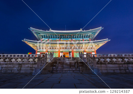 Gyeongbokgung Palace at Night and beautiful lights, Seoul, South Korea. Gyeongbokgung Palace at Night and beautiful lights, Seoul, South Korea. 129214387