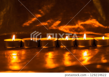 Valentine candle lights create a magical atmosphere for Valentine's Day 129214622