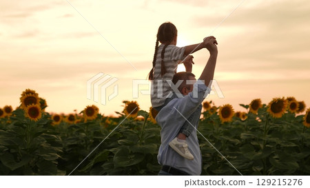 Sure Here are 10 possible titles for this image, each separated by a comma: 129215276