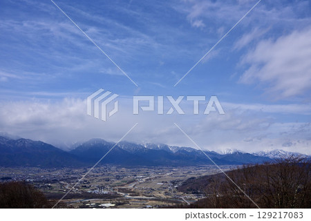 Azumino scenery, the cloud-covered mountains of the Northern Alps Azumino scenery, the cloud-covered mountains of the Northern Alps 129217083