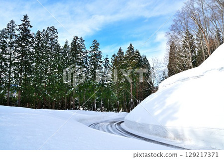 Winter road image Winter road image 129217371