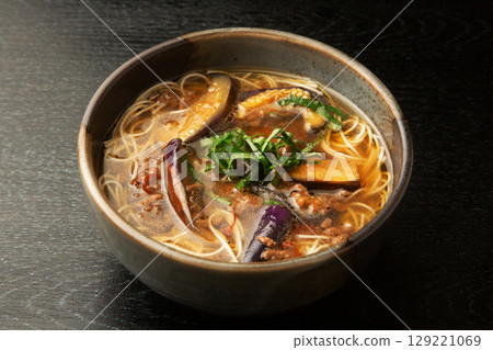 Fried eggplant and minced meat somen noodles Fried eggplant and minced meat somen noodles 129221069