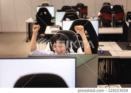 male, man, electronic sports 129223039