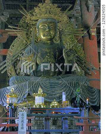 奈良東大寺大佛殿重要文化財產虛空藏菩薩坐像 129224505