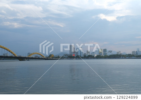 Dragon Bridge in Danang, Vietnam Dragon bridge is one of the most beautiful bridge in the world. 129224899