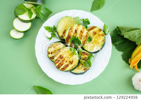 Delicious crispy grilled zucchini without meat 129224956