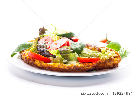 Diet frittata with fresh lettuce and pepper Diet frittata with fresh lettuce and pepper 129224984