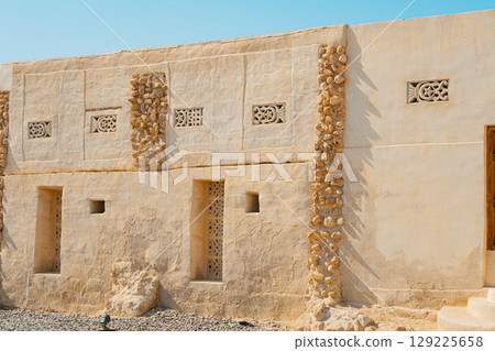 building, castle, house 129225658