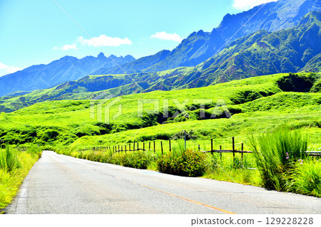 阿蘇全景線(縣道111號阿蘇吉田線)/貓山在前(熊本縣阿蘇市)【2025年7月】 阿蘇全景線(縣道111號阿蘇吉田線)/貓山在前(熊本縣阿蘇市)【2025年7月】 129228228