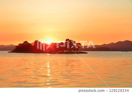【島根縣】與がそば島和宍道湖的夕陽 129228334