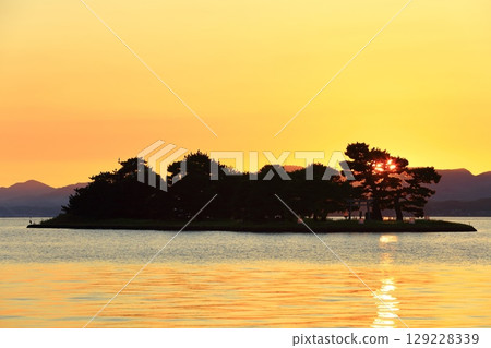 【島根縣】與がそば島和宍道湖的夕陽 129228339
