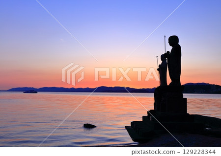 【島根縣】夕陽下的宍道湖與袖手地藏 129228344