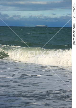 [Shizuoka Prefecture] View of the Izu Peninsula from the scenic Miho no Matsubara 129229216