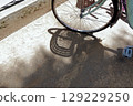 有自行車和陰影的風景 129229250
