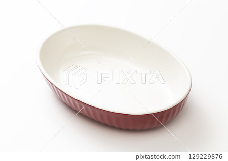 白色背景的烤菜 129229876